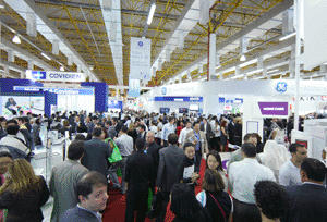 Image: Conference goers visiting Hospital 2011 exhibits (photo courtesy of Hospitalar).